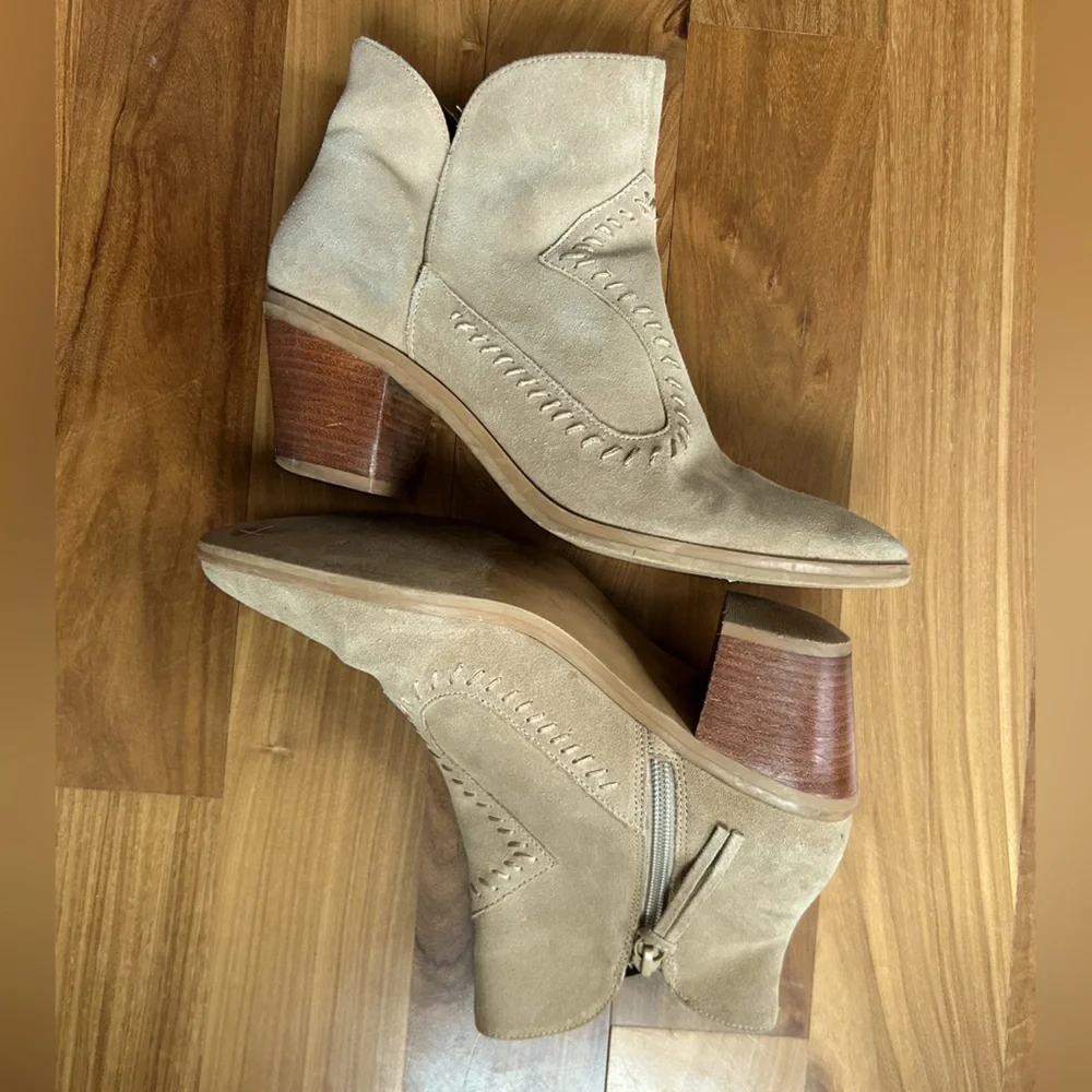 Rebecca Minkoff | Women’s taupe oiled suede Lulu ankle booties inside zip sz 7.5