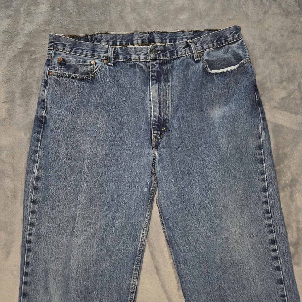 Levi's 550 Denim Blue Jeans Mens 42x 32 Measures 40x30‎