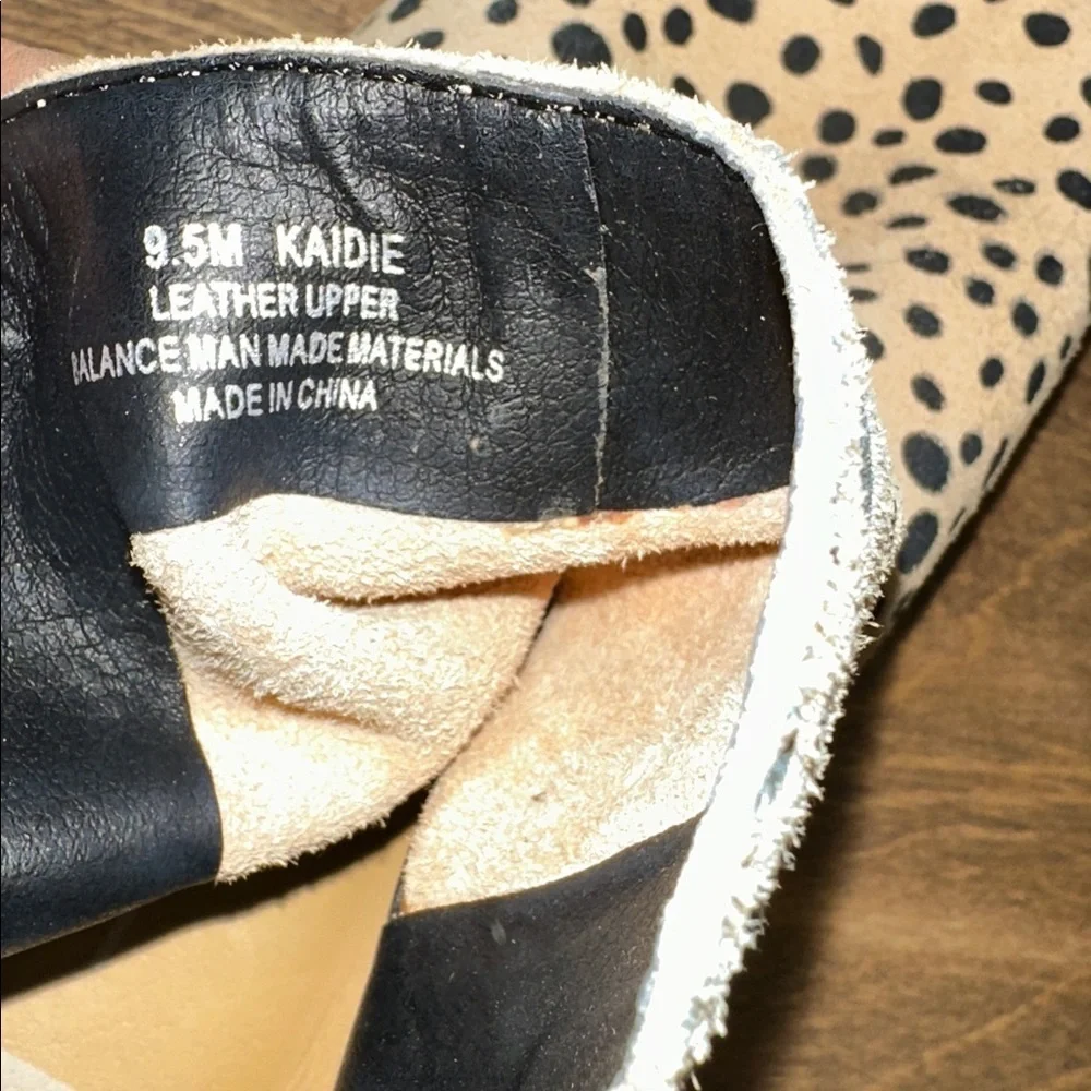 Dolce Vita Kaidie Black and Tan Ankle Boots size 9 1/2 medium
