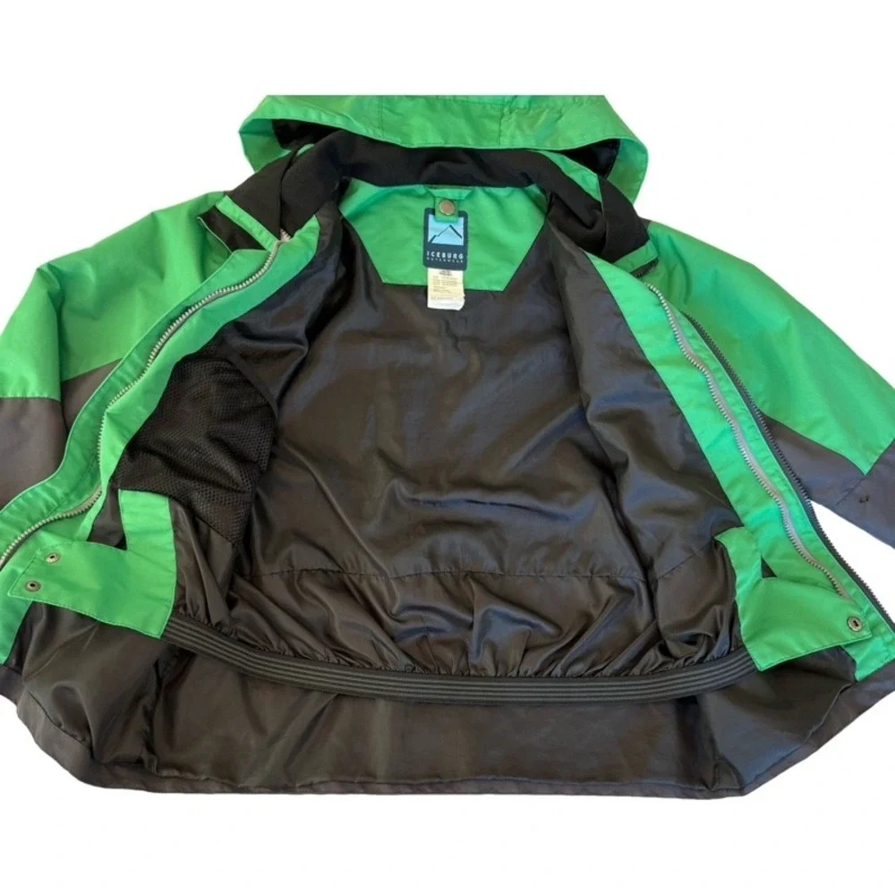 Iceburg youth green