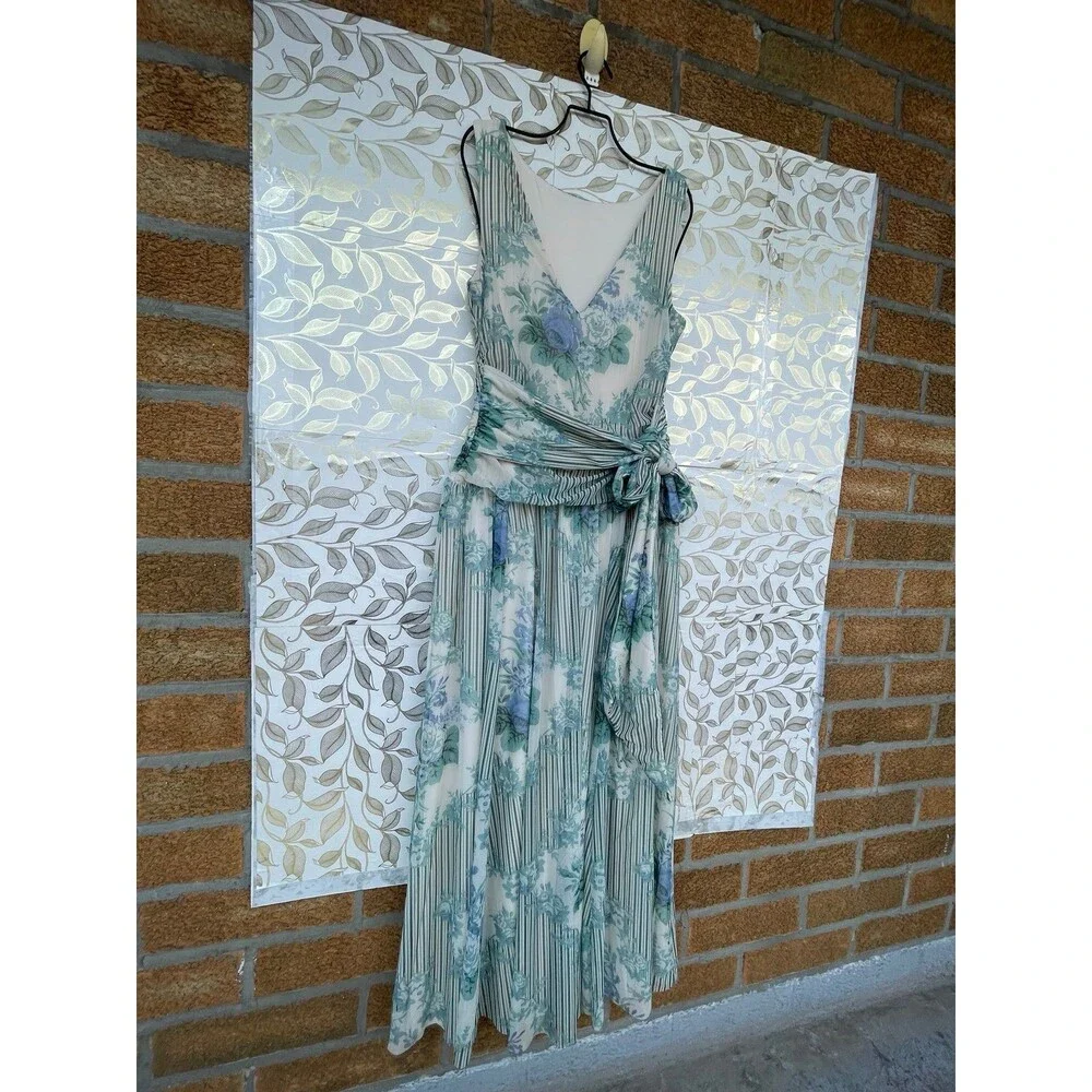 Abercrombie & Fitch #meshmaxidress #floralmaxidress abercrombie