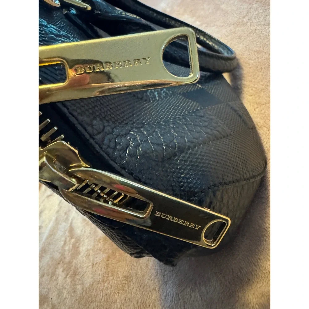 Elegant Burberry Black Embossed Check Grain Leather Satchel Crossbody Bag