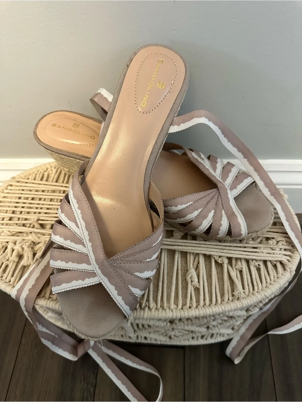 Bandolino stylish beige
