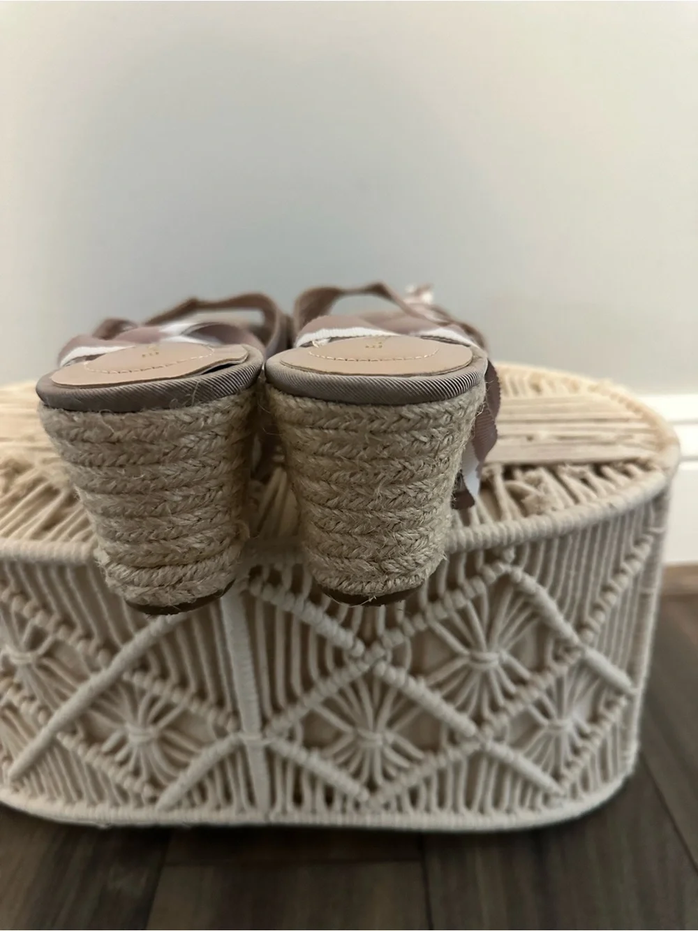 Bandolino stylish beige