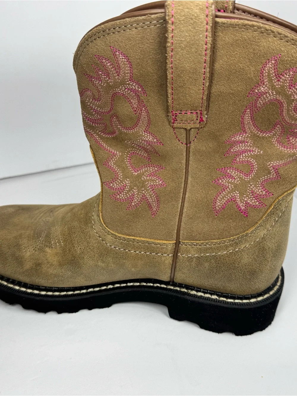 Ariat Tan Suede Western Ankle Booties with Pink Stitching size 8.5