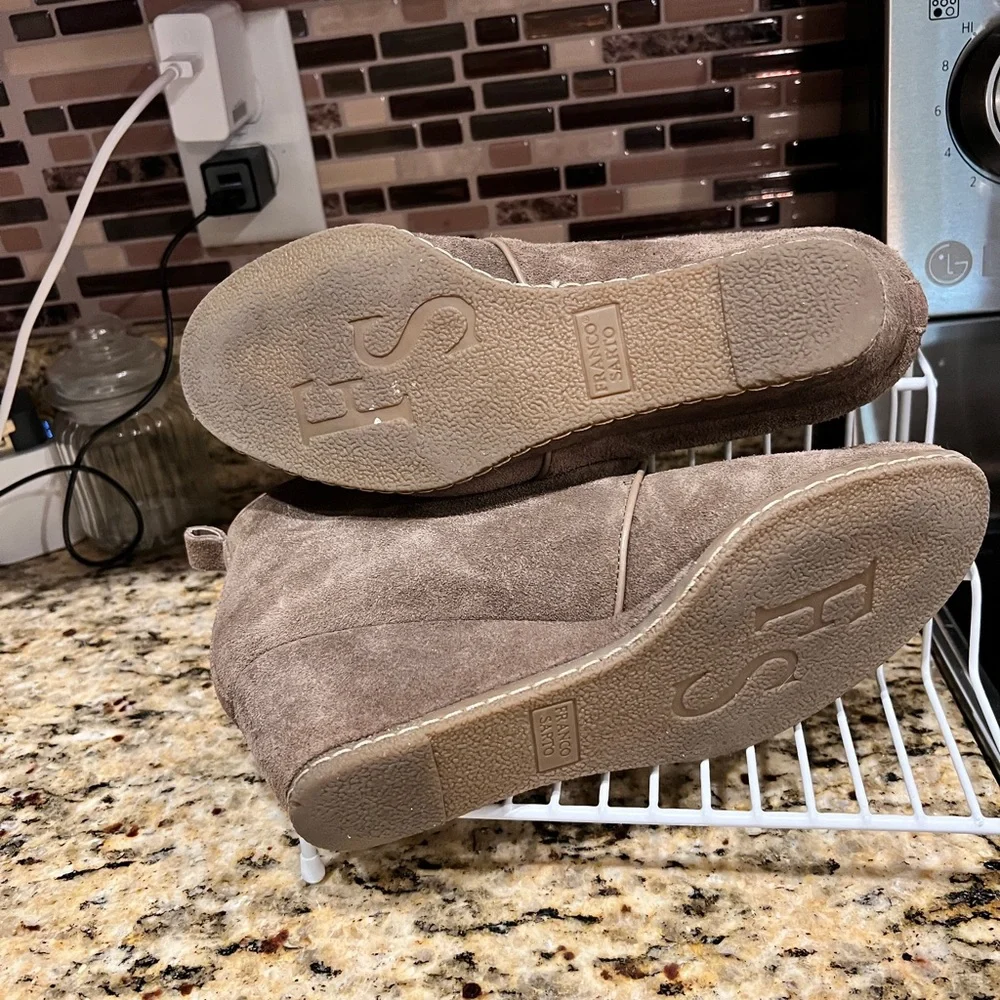Franco Sarto elegant suede