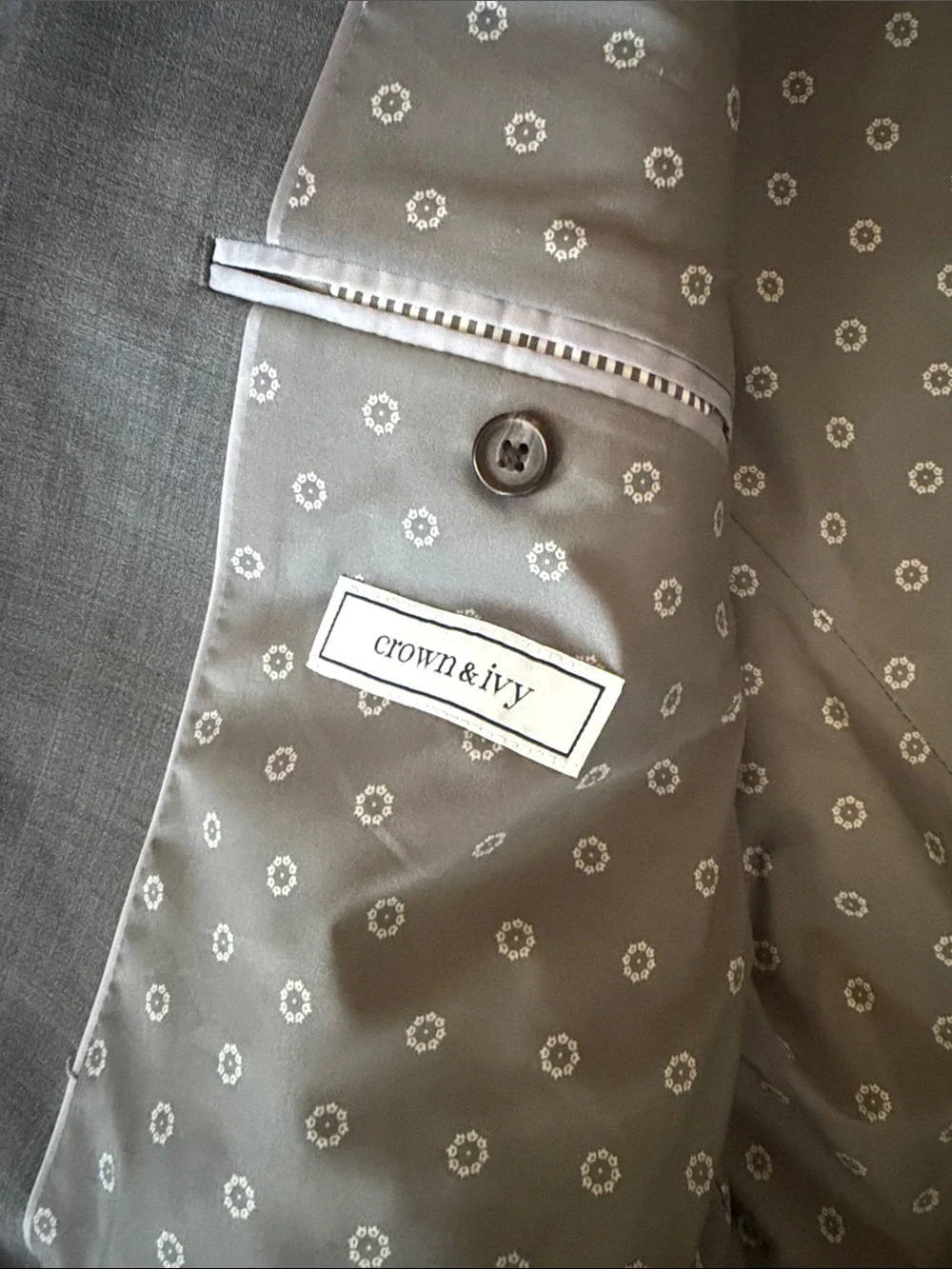 crown & ivy Light Gray Two-Button Blazer