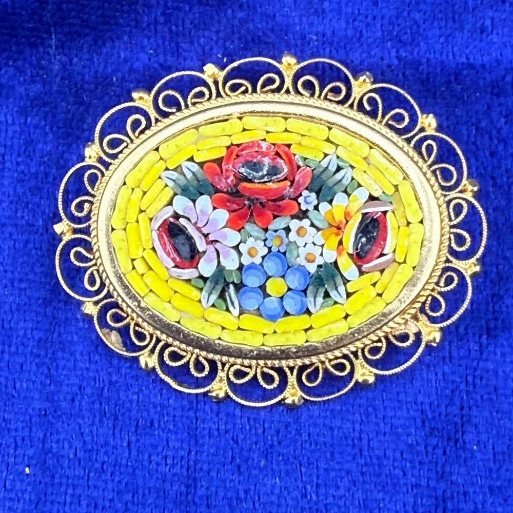 Vintage‎ Micri Mosaic Brooch Gold Tone Yellow Background Stamped Italy