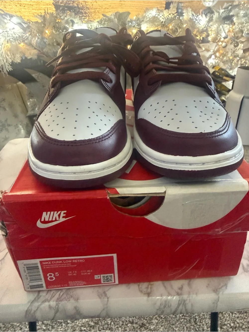 Nike Dunk Low in White and Burgundy/Maroon size 8 1/2