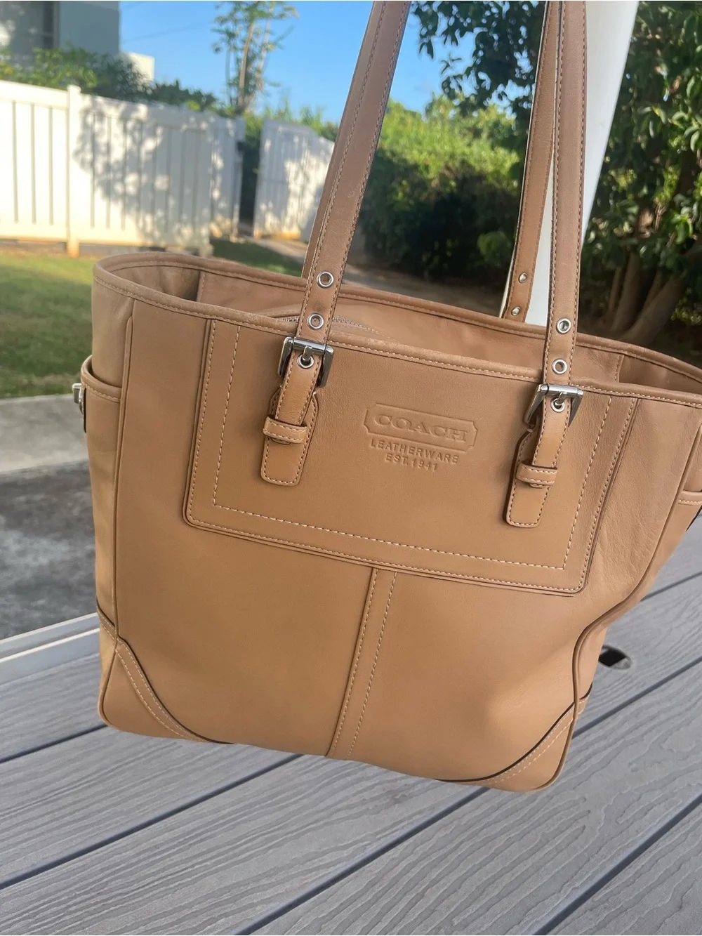 Coach everyday logo hangtag