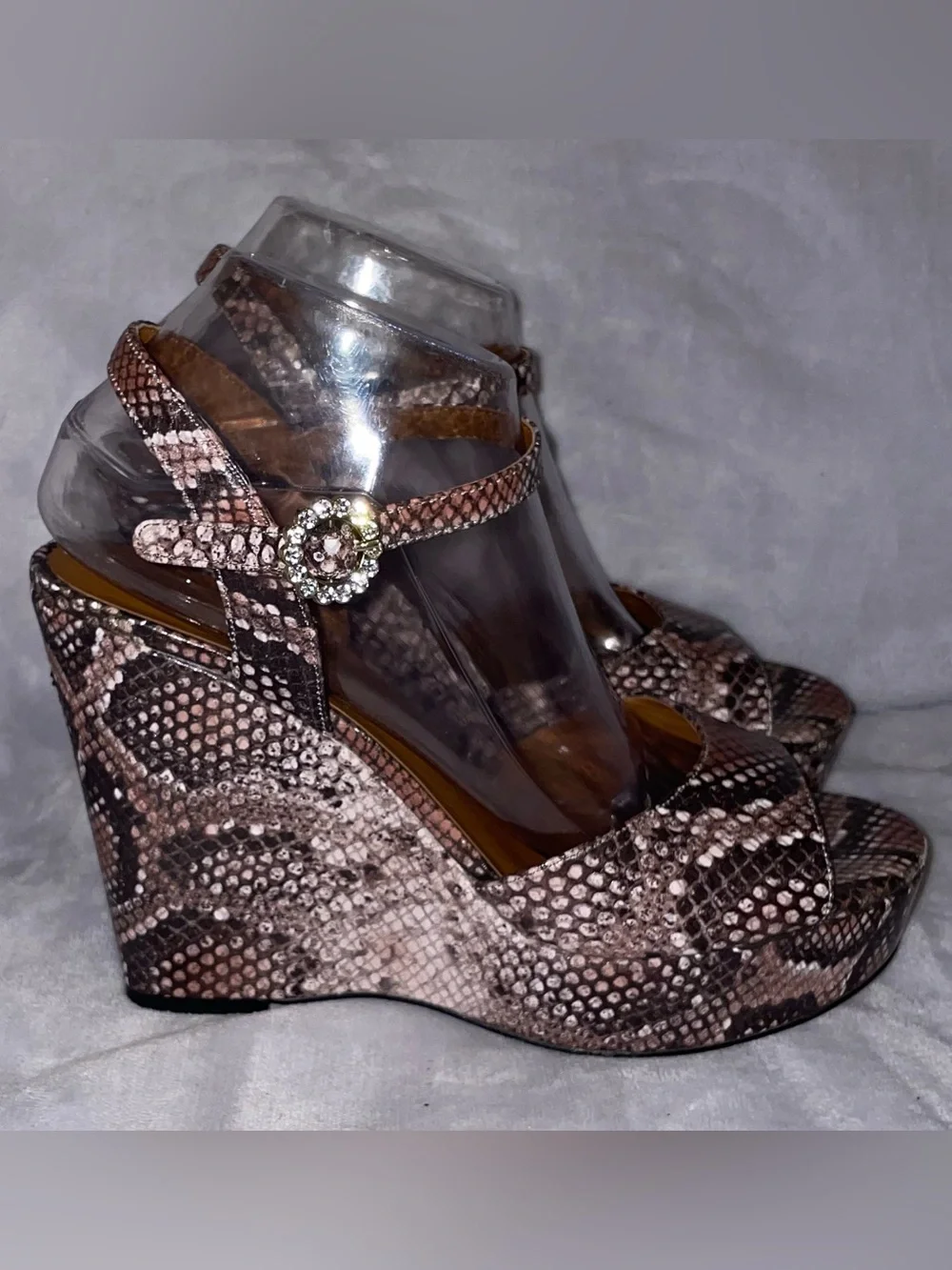Kurt Geiger dressing weather sandal