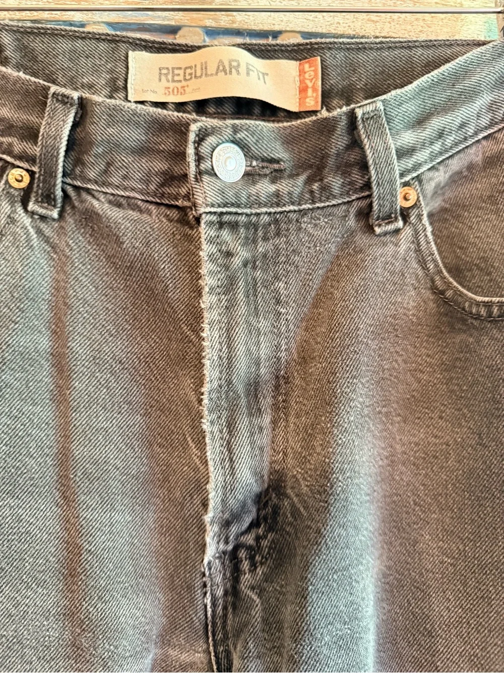 Levis classic black