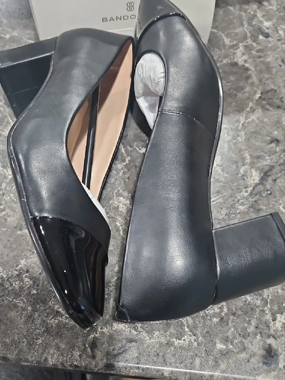 New In Box Size 6 Bandolino Black Women's with Glossy Cap Toe