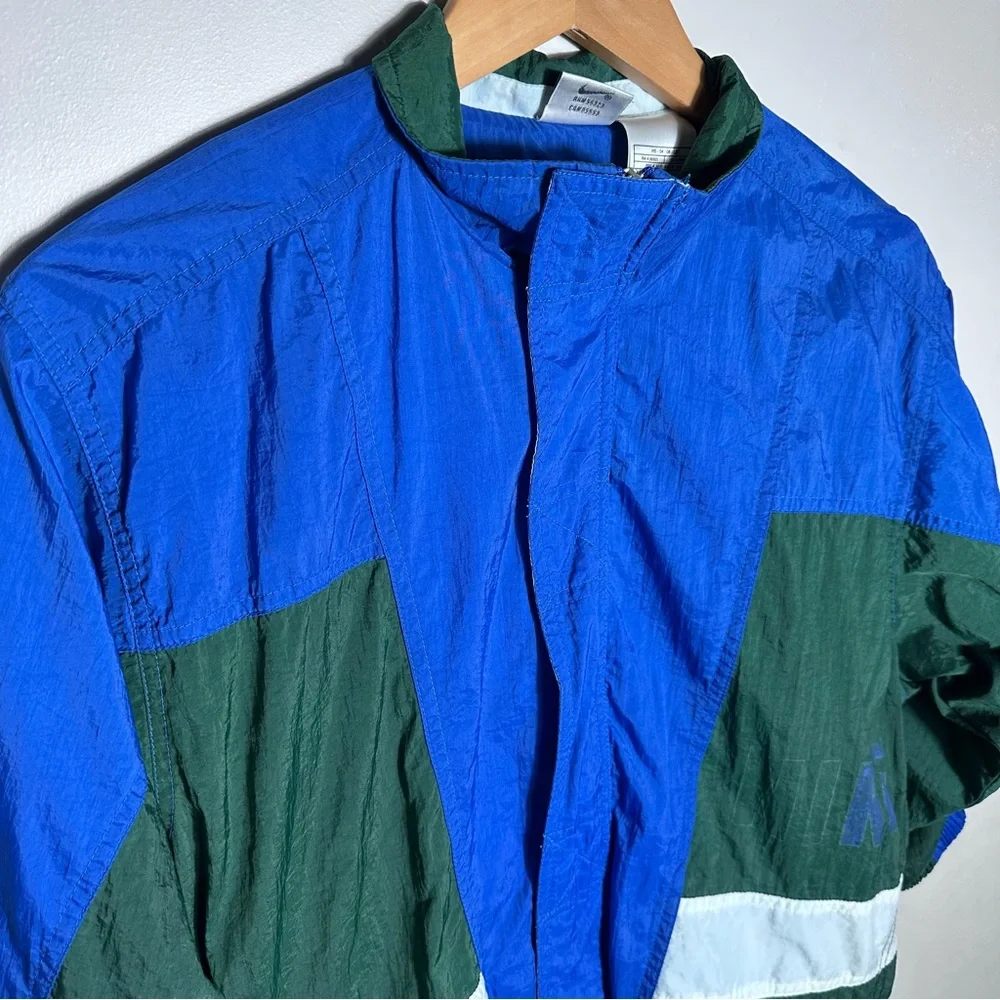 Nike vibrant windbreaker
