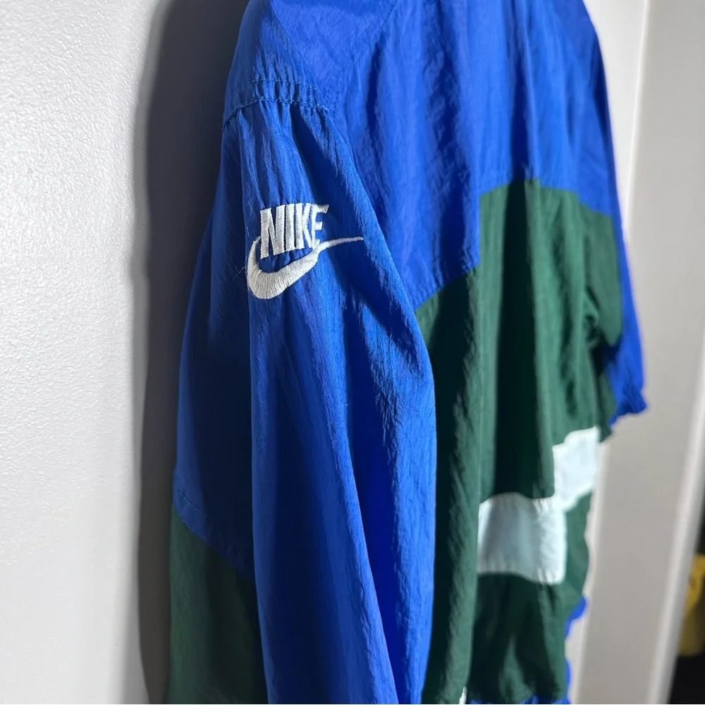 Nike vibrant windbreaker