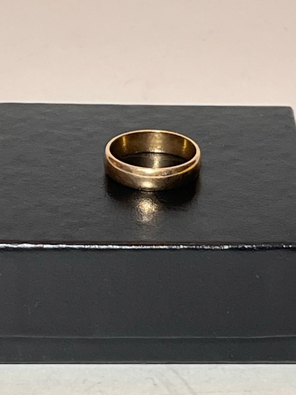 14K Yellow Gold Classic Wedding Band Unisex 4.85mm Size 7.5