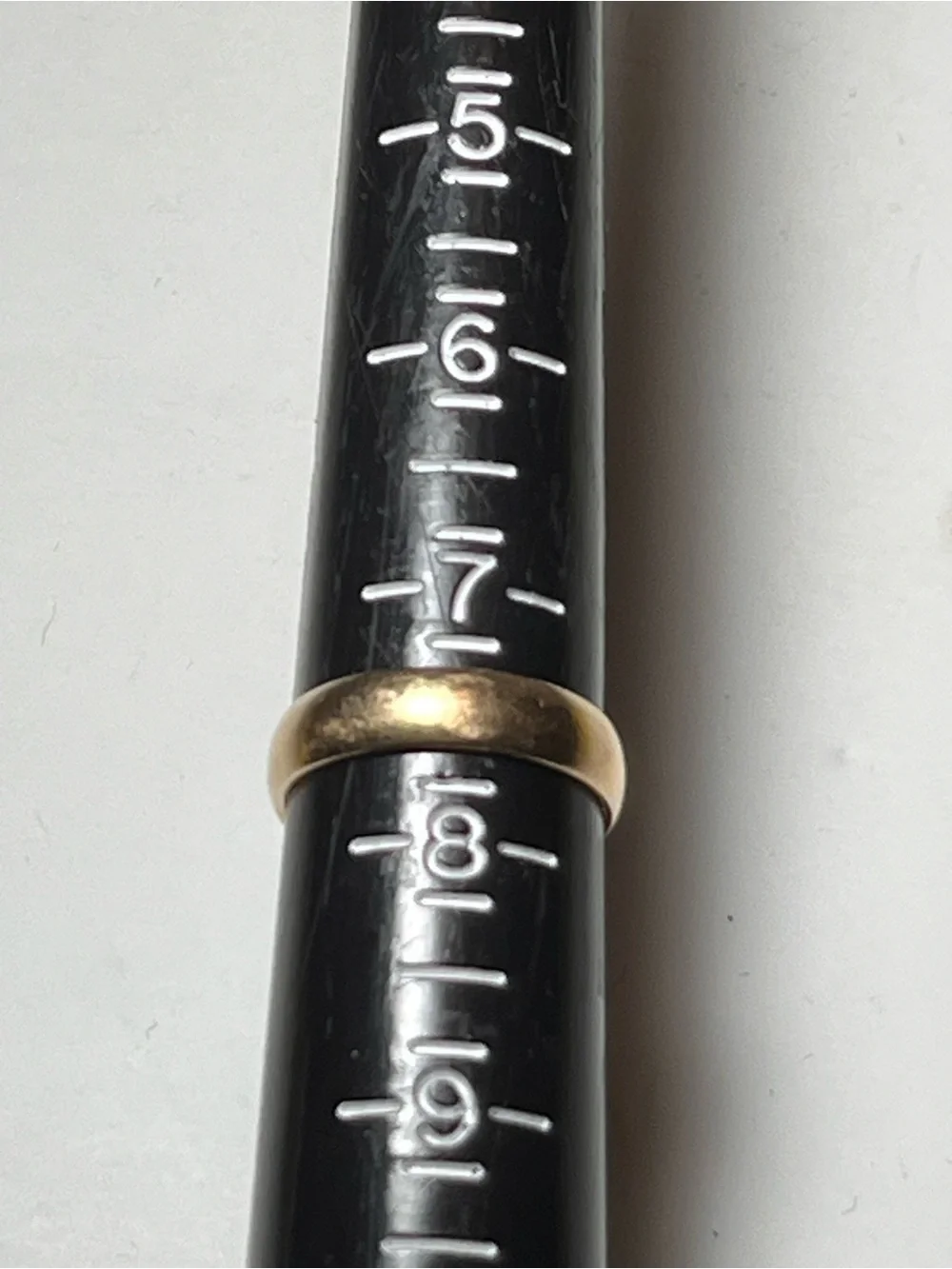 14K Yellow Gold Classic Wedding Band Unisex 4.85mm Size 7.5
