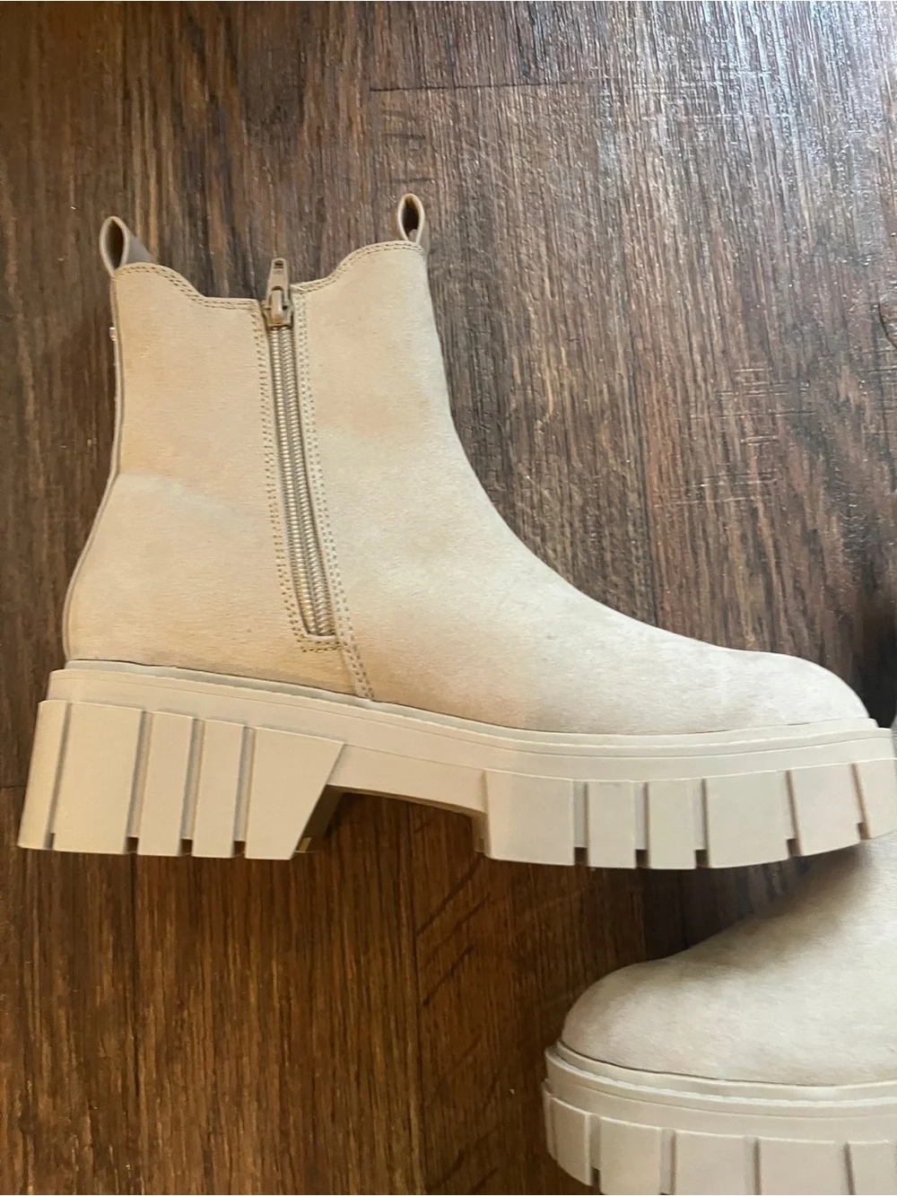 Madden NYC Chunky Chelsea Boot - Cream Women's Ankle Boot 8.5