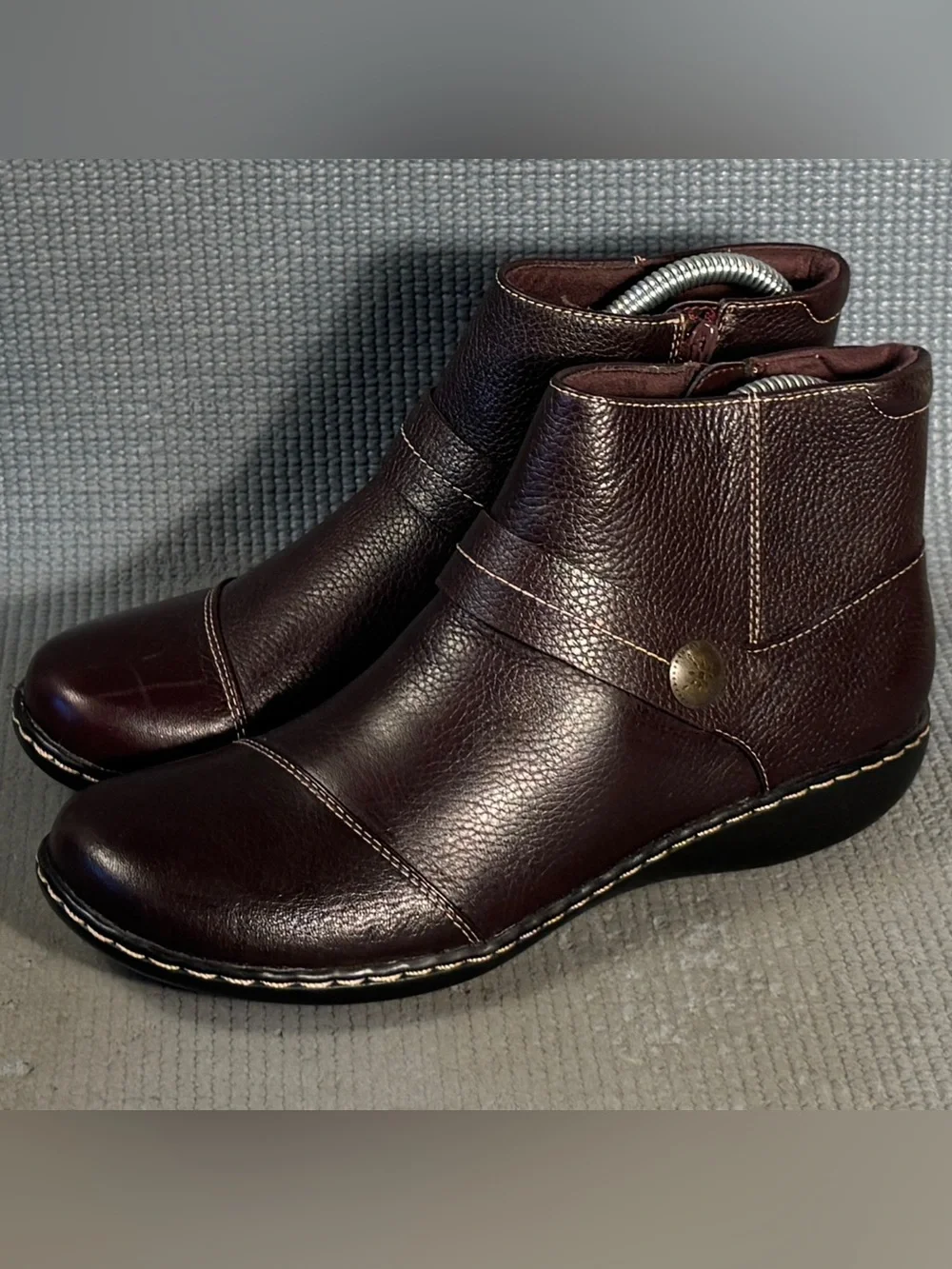 Clarks Ashland‎ Pine Burgundy Leather Ankle Boots Women’s Size 7