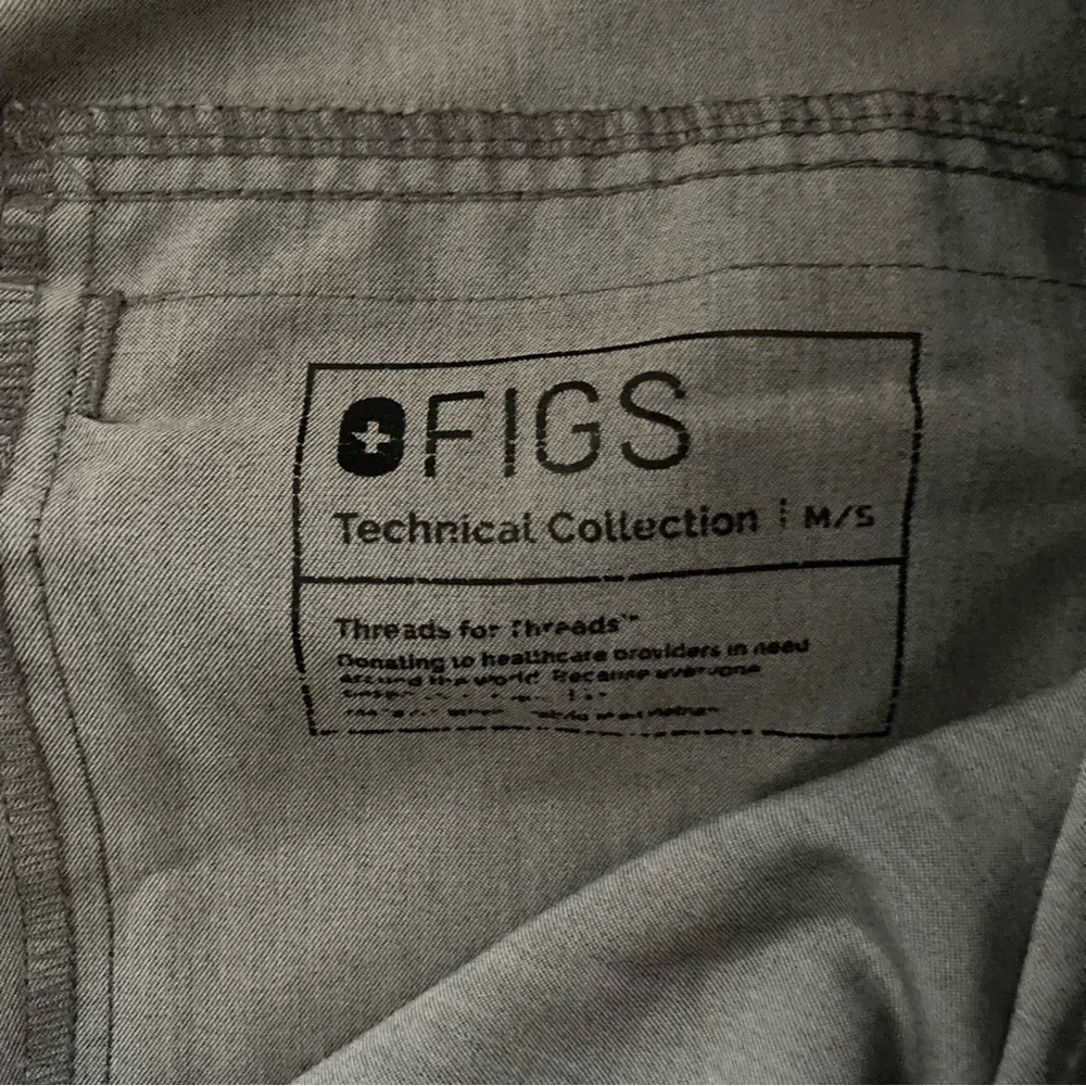 Figs Men’s Axim Cargo Scrub Pants Size Medium Short Gray