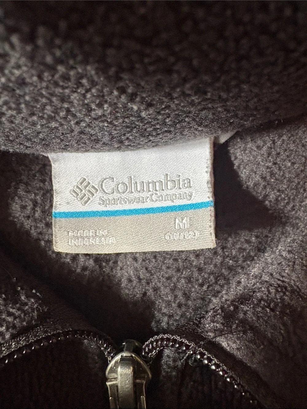 Columbia sweater size m 10-12 unisex