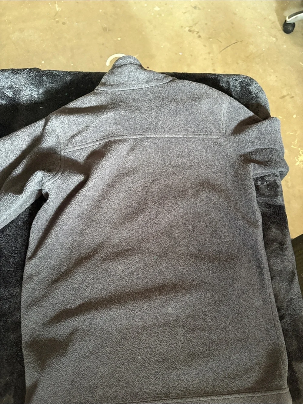 Columbia sweater size m 10-12 unisex