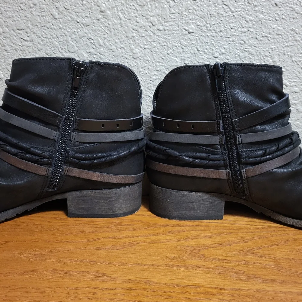Jellypop Black Seattle Booties Size 7½M