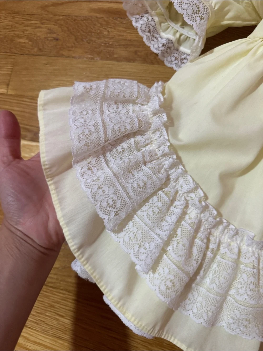 Mini world inc Yellow Lace Ruffle Girls'Vintage