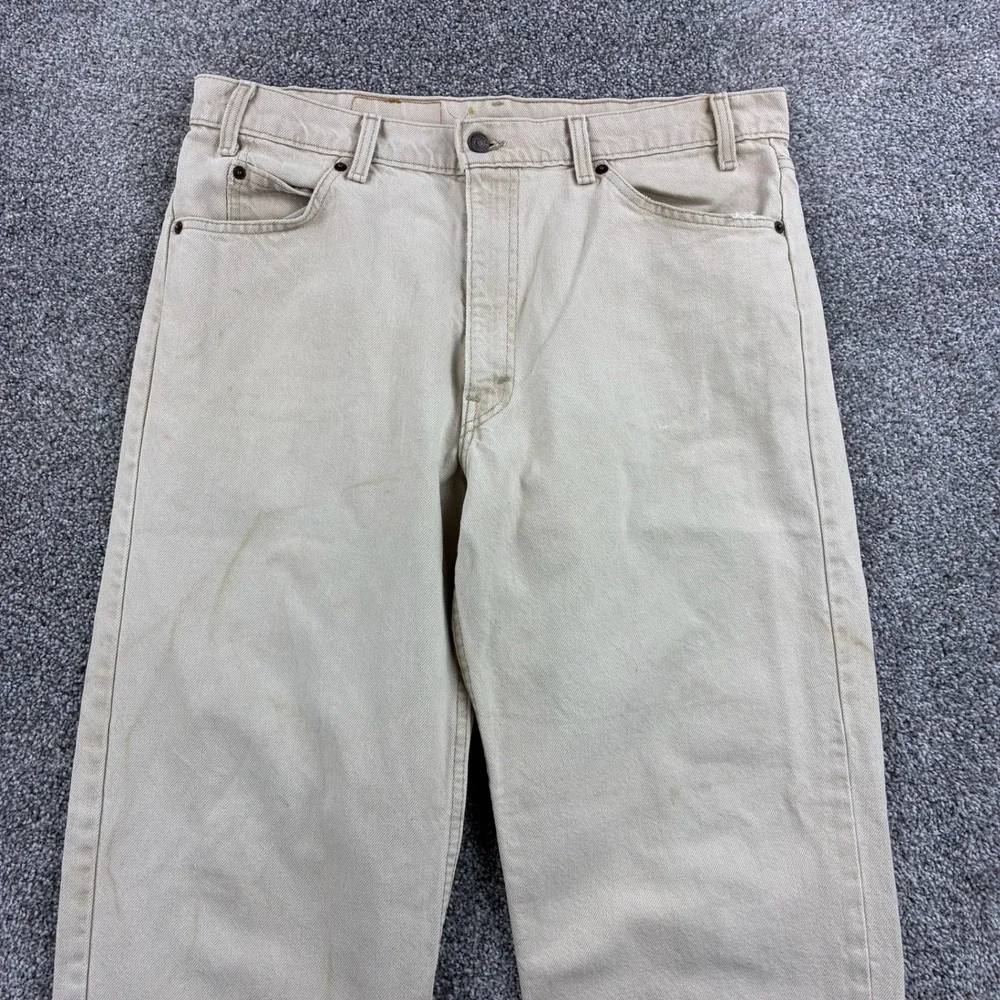 Levis measures 35in