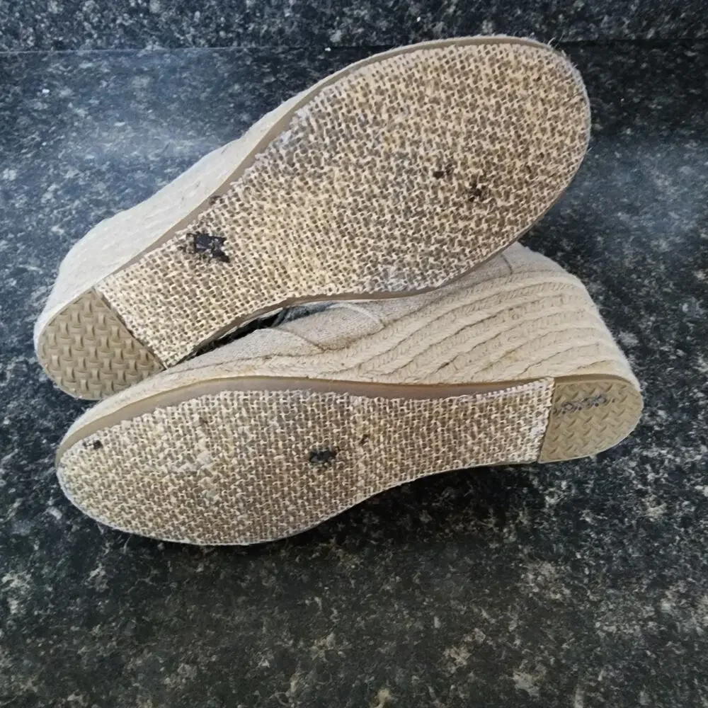 Toms desert wedge