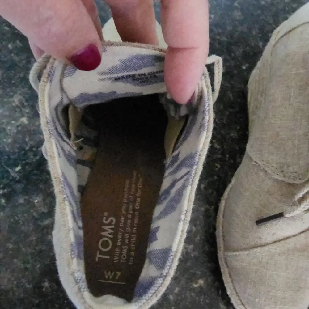 Toms desert wedge