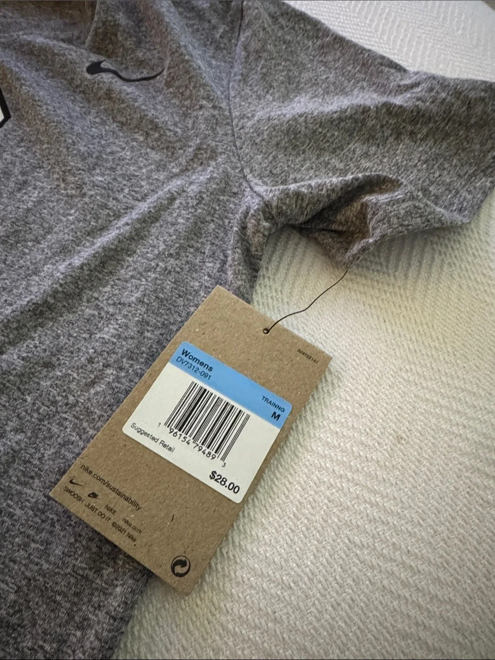 Nike Gray T-Shirt with Green and White 'D' Golf Graphic