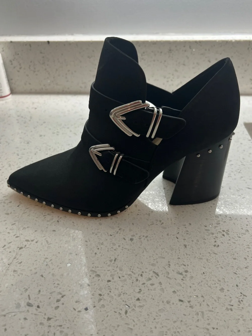 Gianni Bini ankle bini buckle