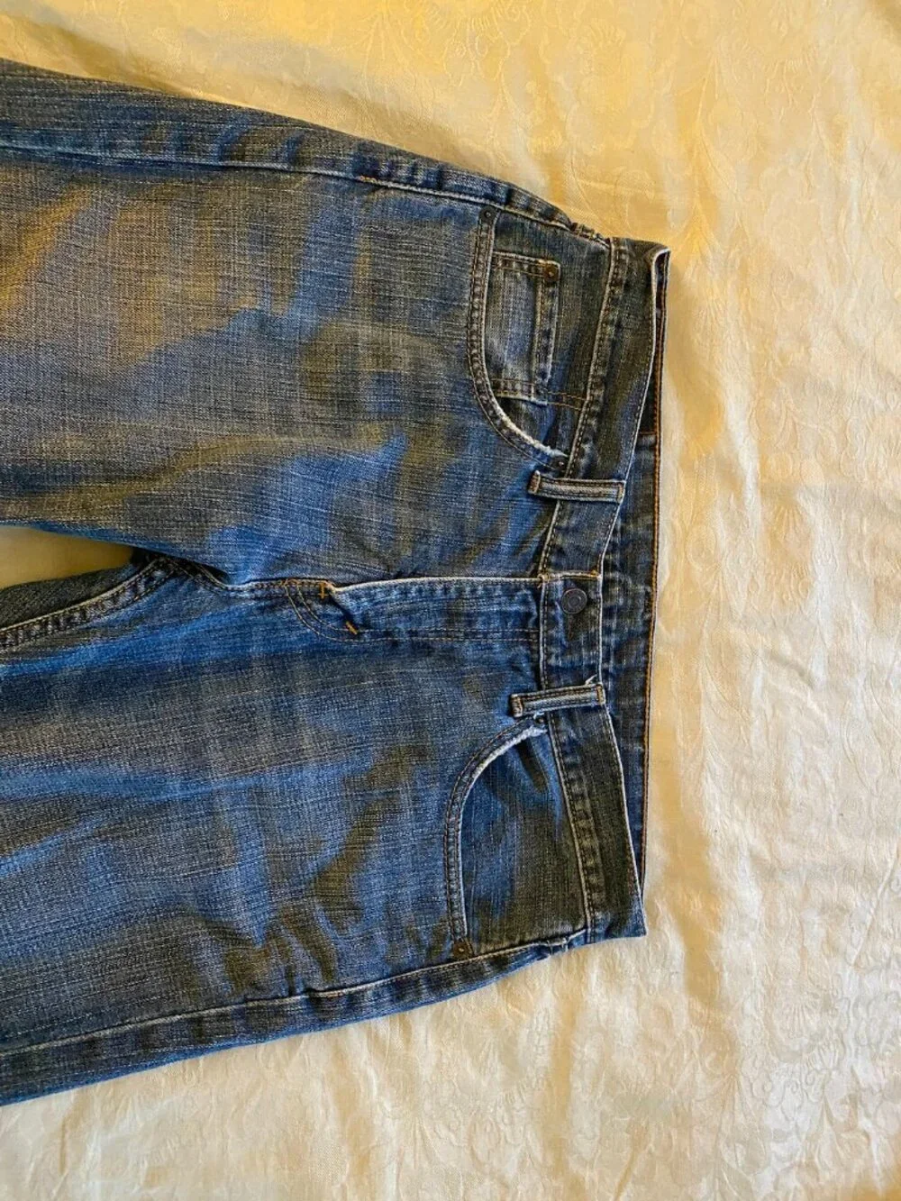 Levis levis red