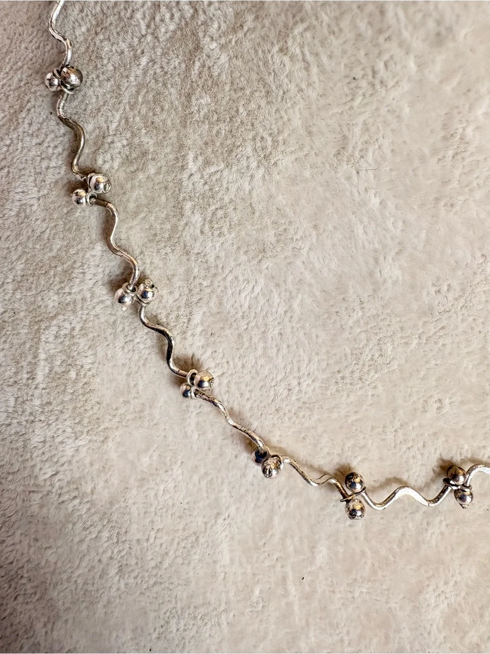 Silver Tone Scalloped Floral Necklace Dainty Everyday Necklace 14