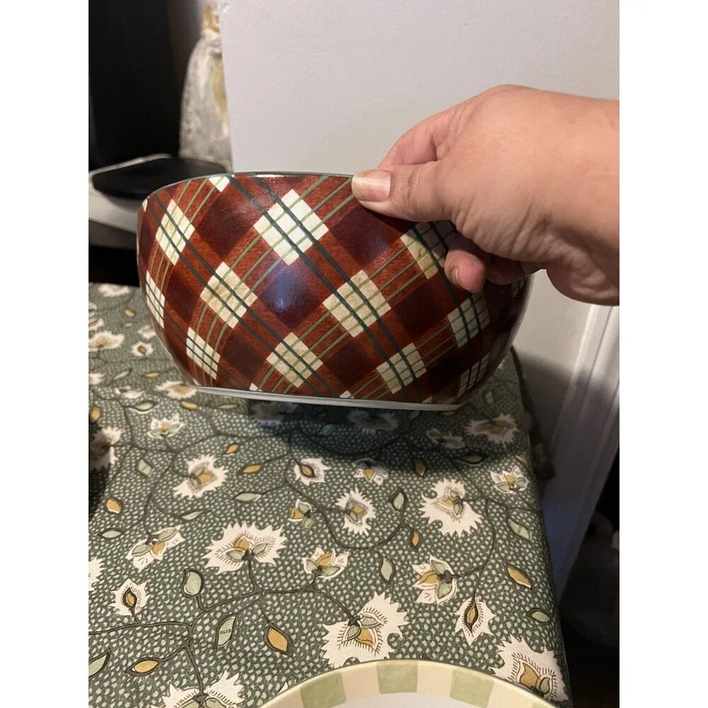 Lenox Winter Greetings Everyday Tartan Bowl, Excellent Shape, No chips