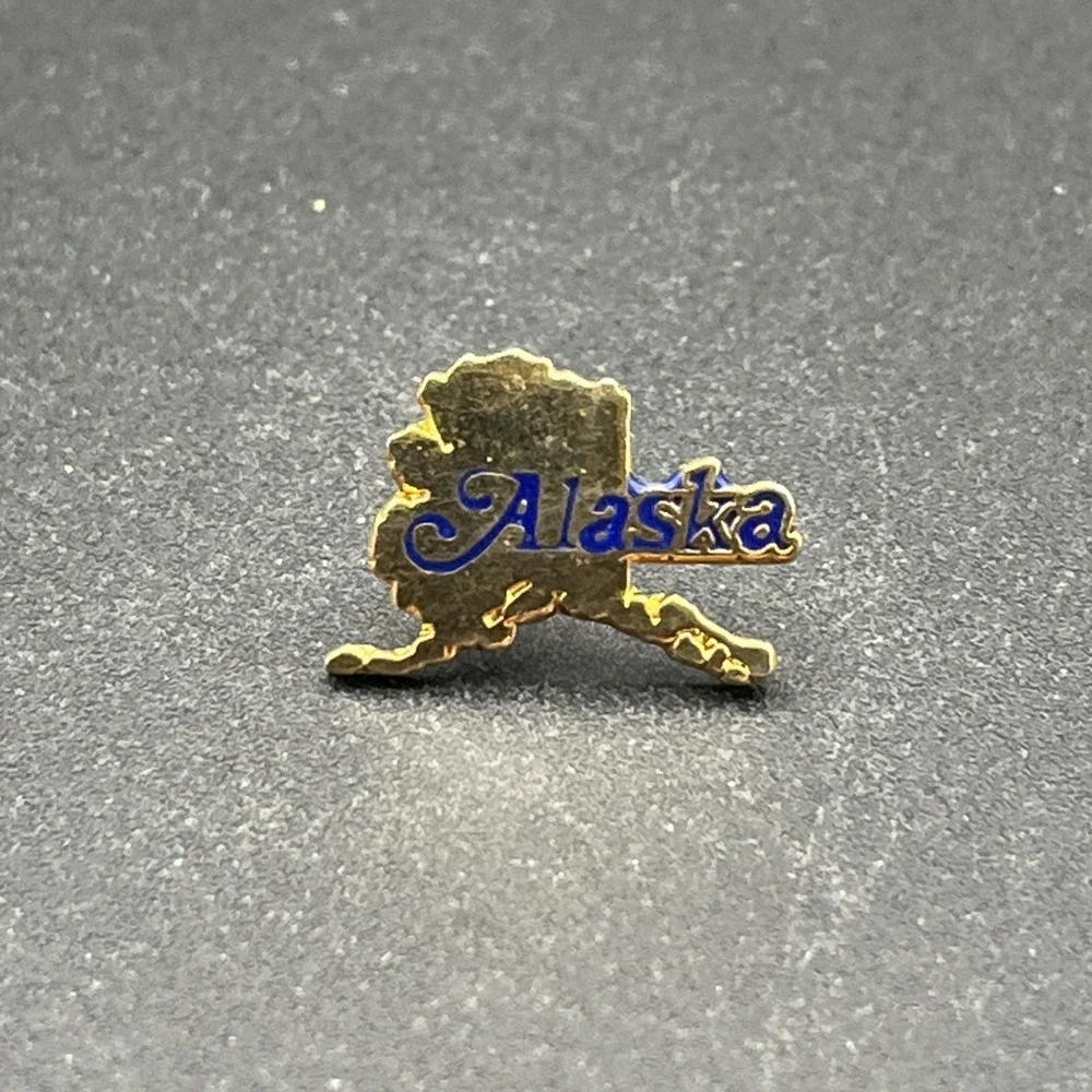 Alaska State‎ Outline Gold Tone Tiny Lapel Hat Pin
