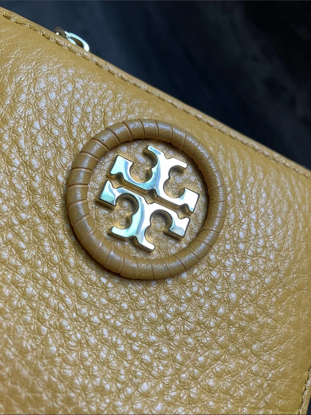 Tory Burch compact pebbled