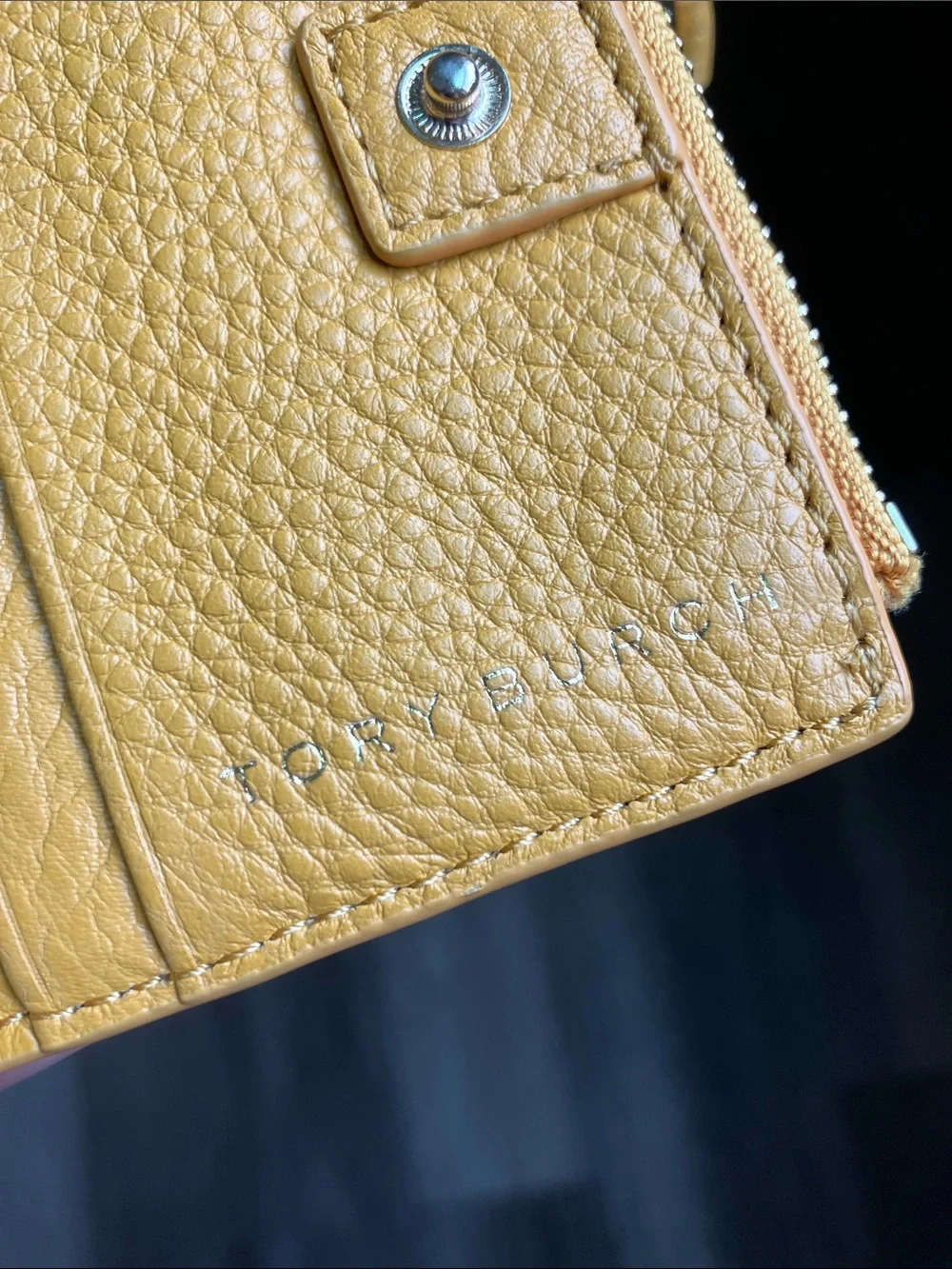 Tory Burch compact pebbled