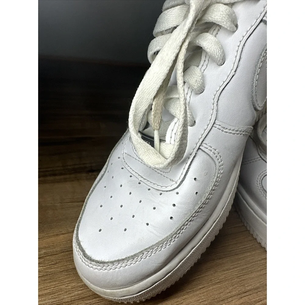 Nike this shoes