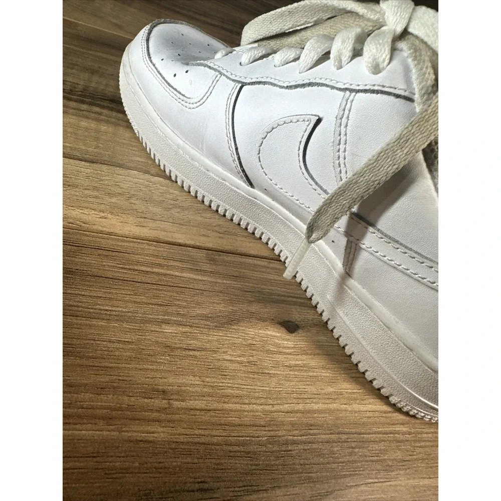 Nike this shoes