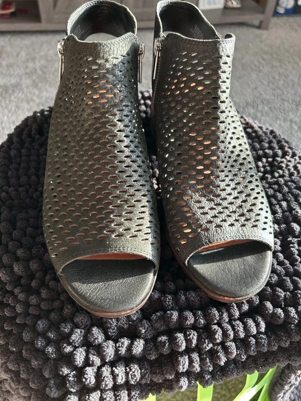 Lucky Brand makes denim ankle