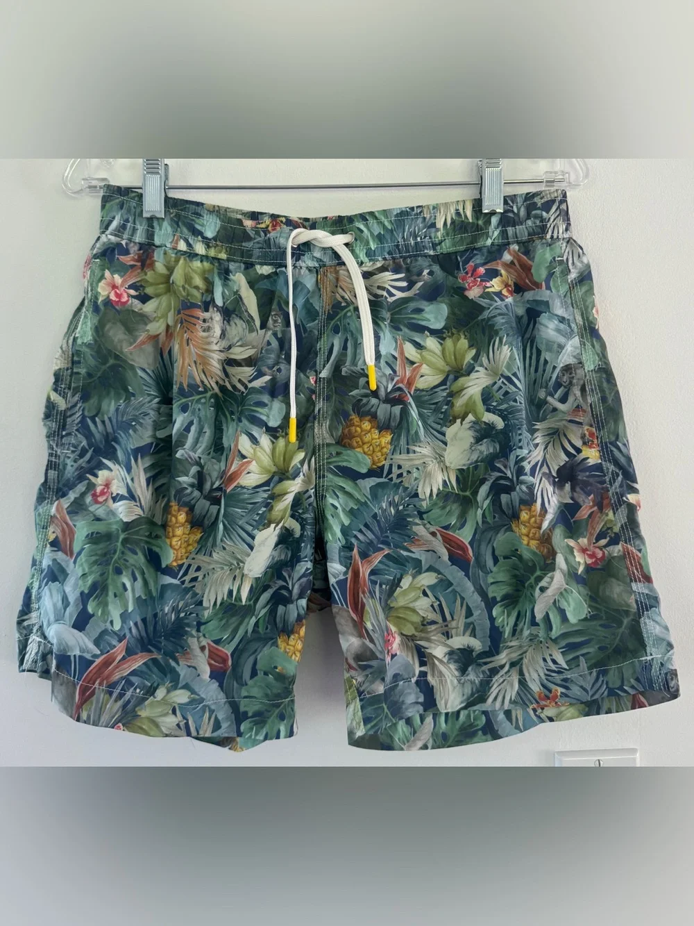 Hartford Men’s Swim Trunks. Size Medium. 16” Length.  A++ Condition!! GORGEOUS.