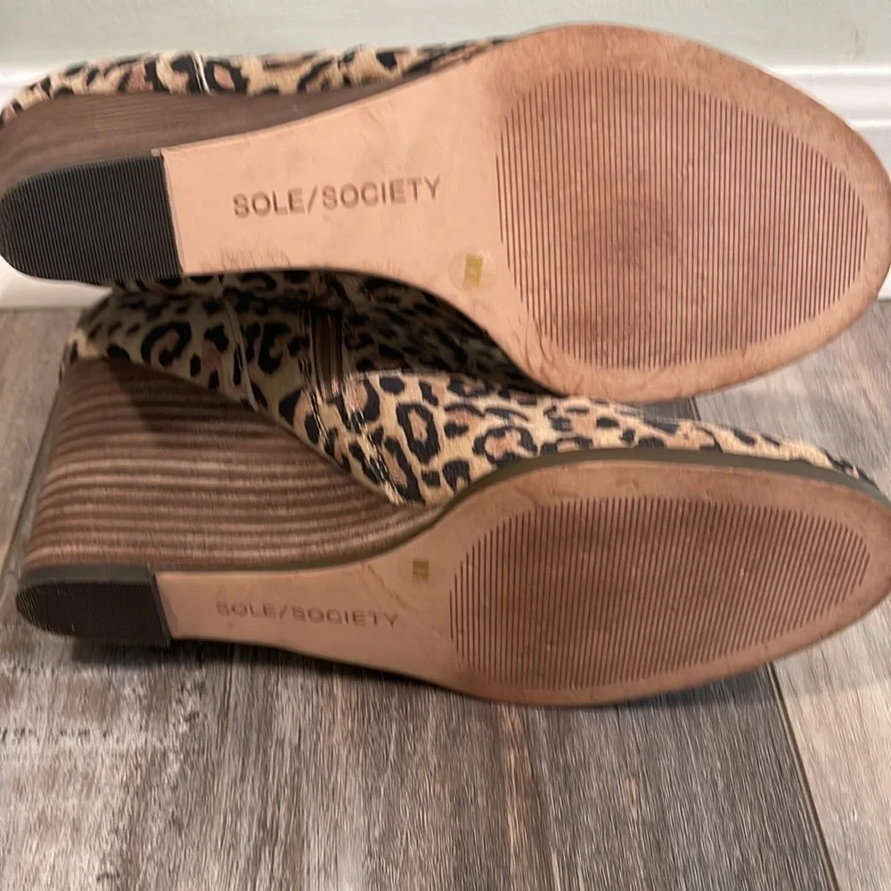 Sole Society Patsy Leopard Print Leather Side Zip Wedge Ankle Booties size 8