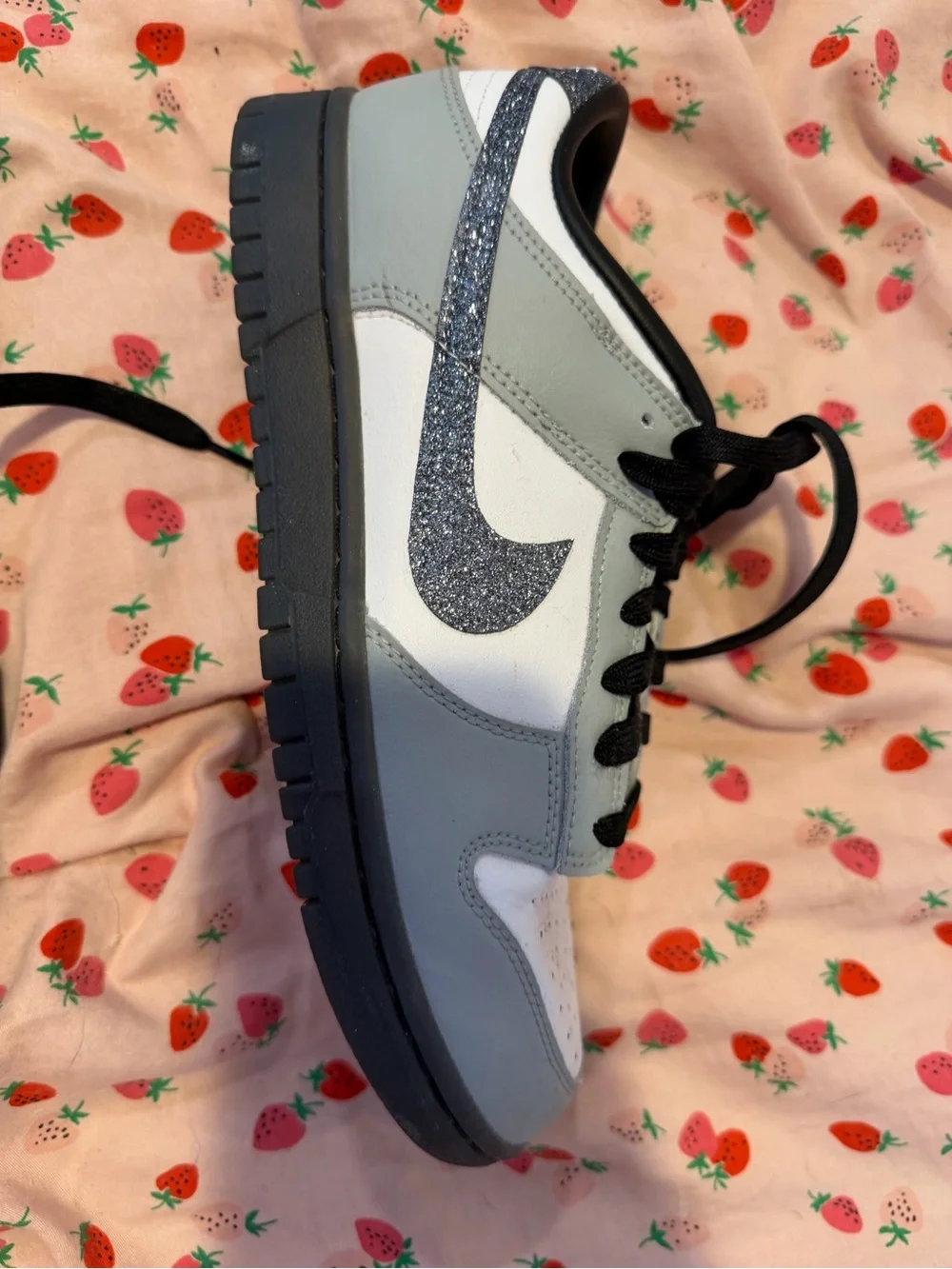 Nike excellent gray white