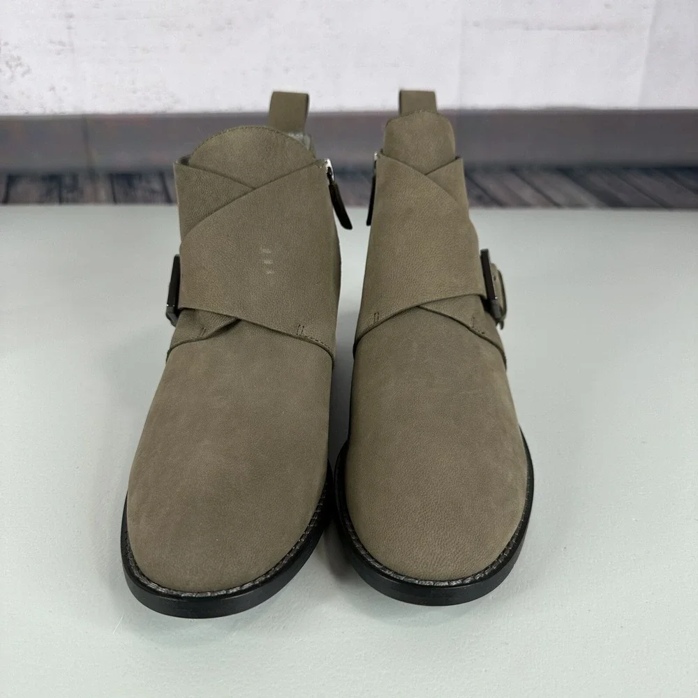 Eileen Fisher customers single used