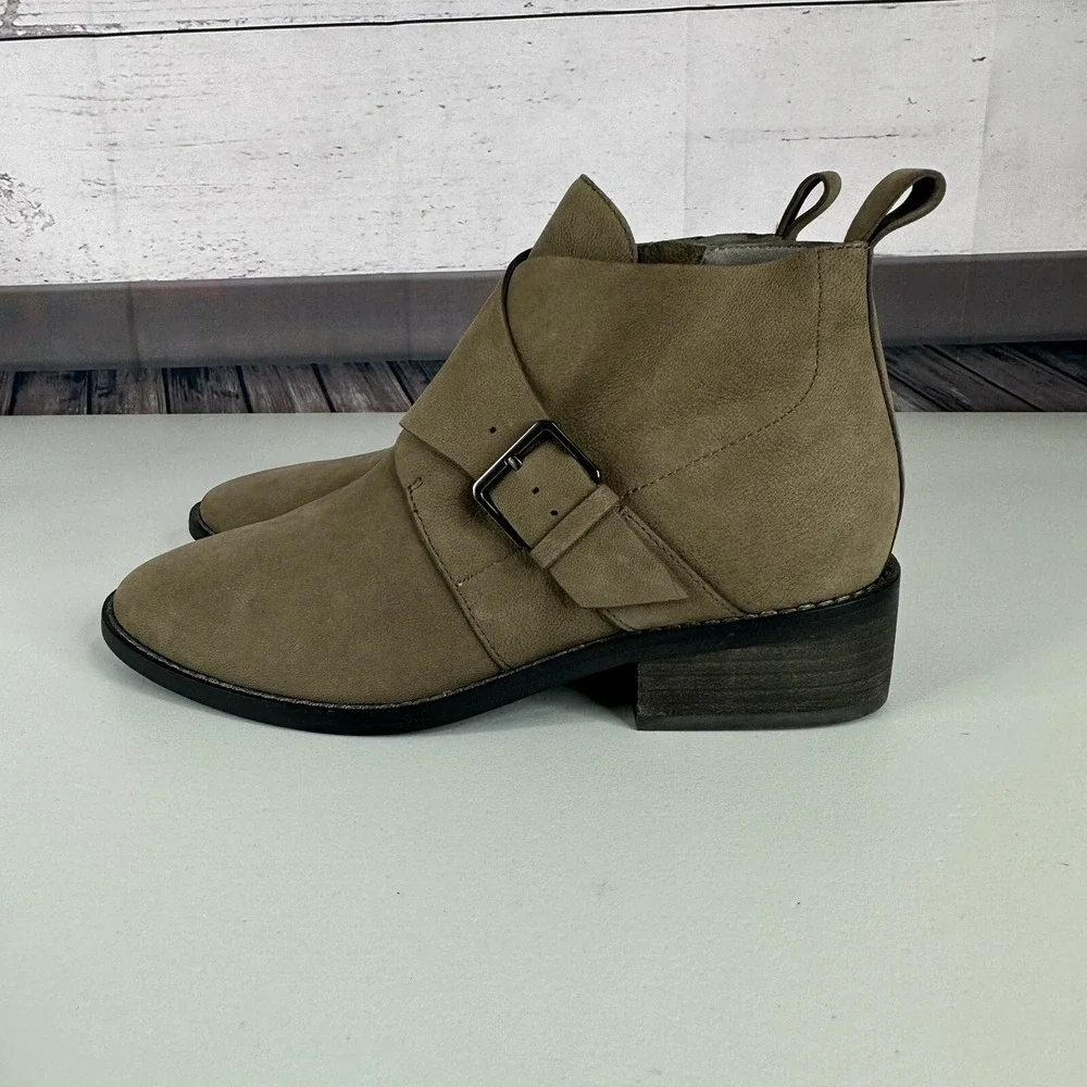 Eileen Fisher it professional