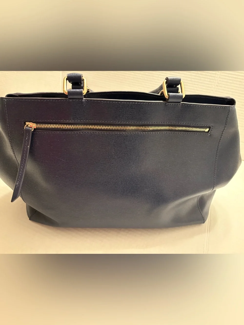 Dooney & Bourke inside 25 one