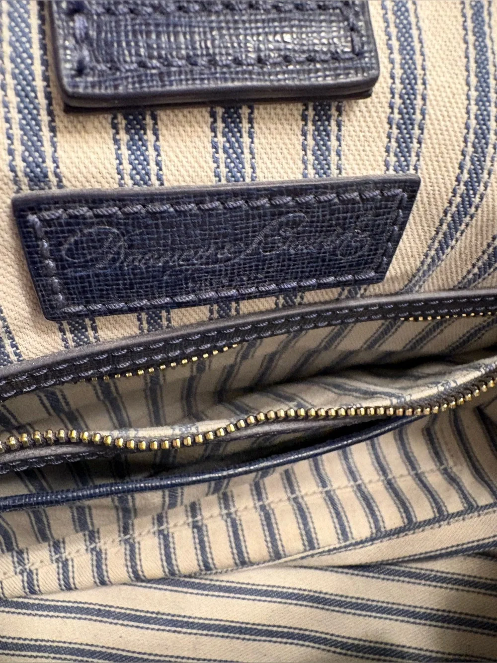 Dooney & Bourke magnetic 75 13