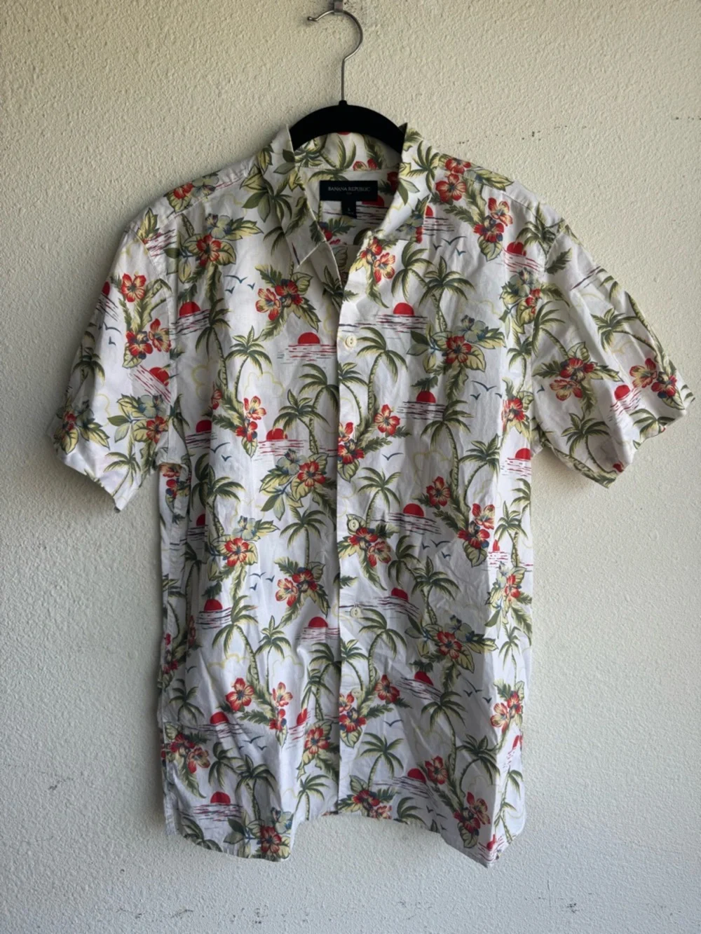 Banana Republic White Short-Sleeve Tropical Print Button-Down Shirt size S